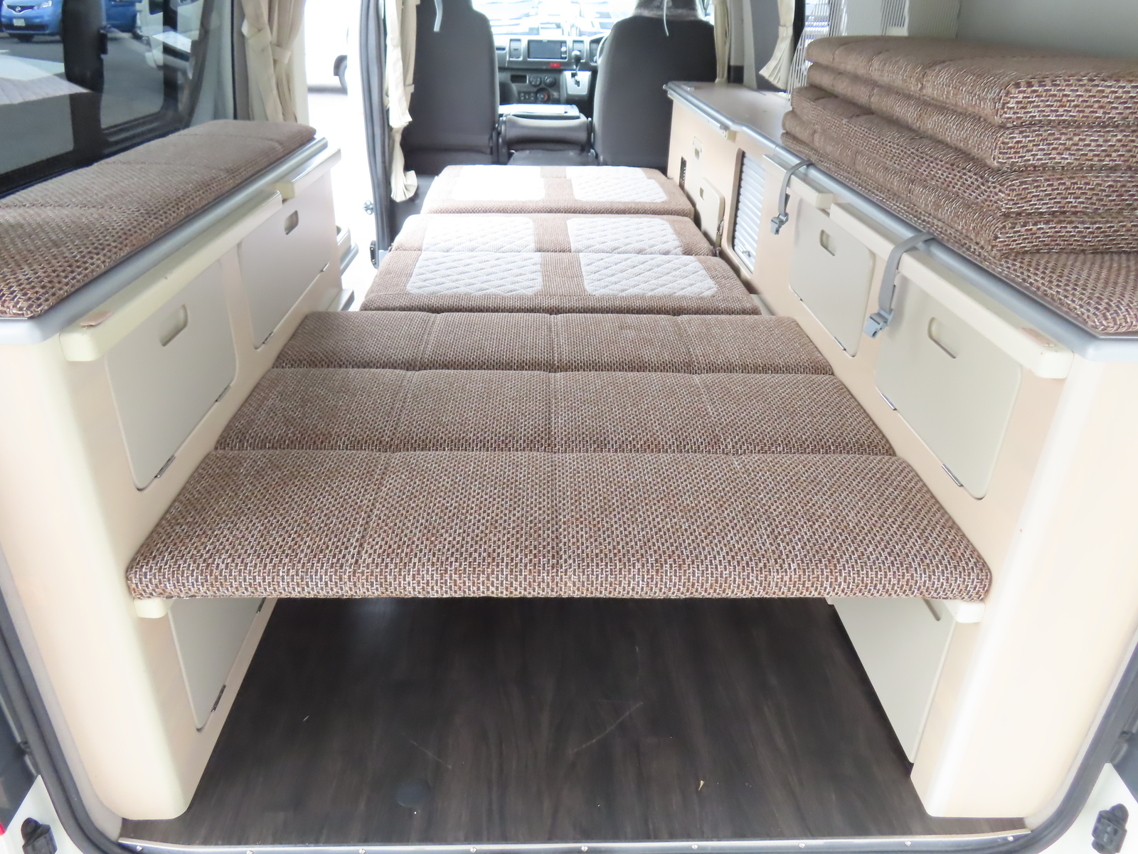 キャンピングカーバンコン