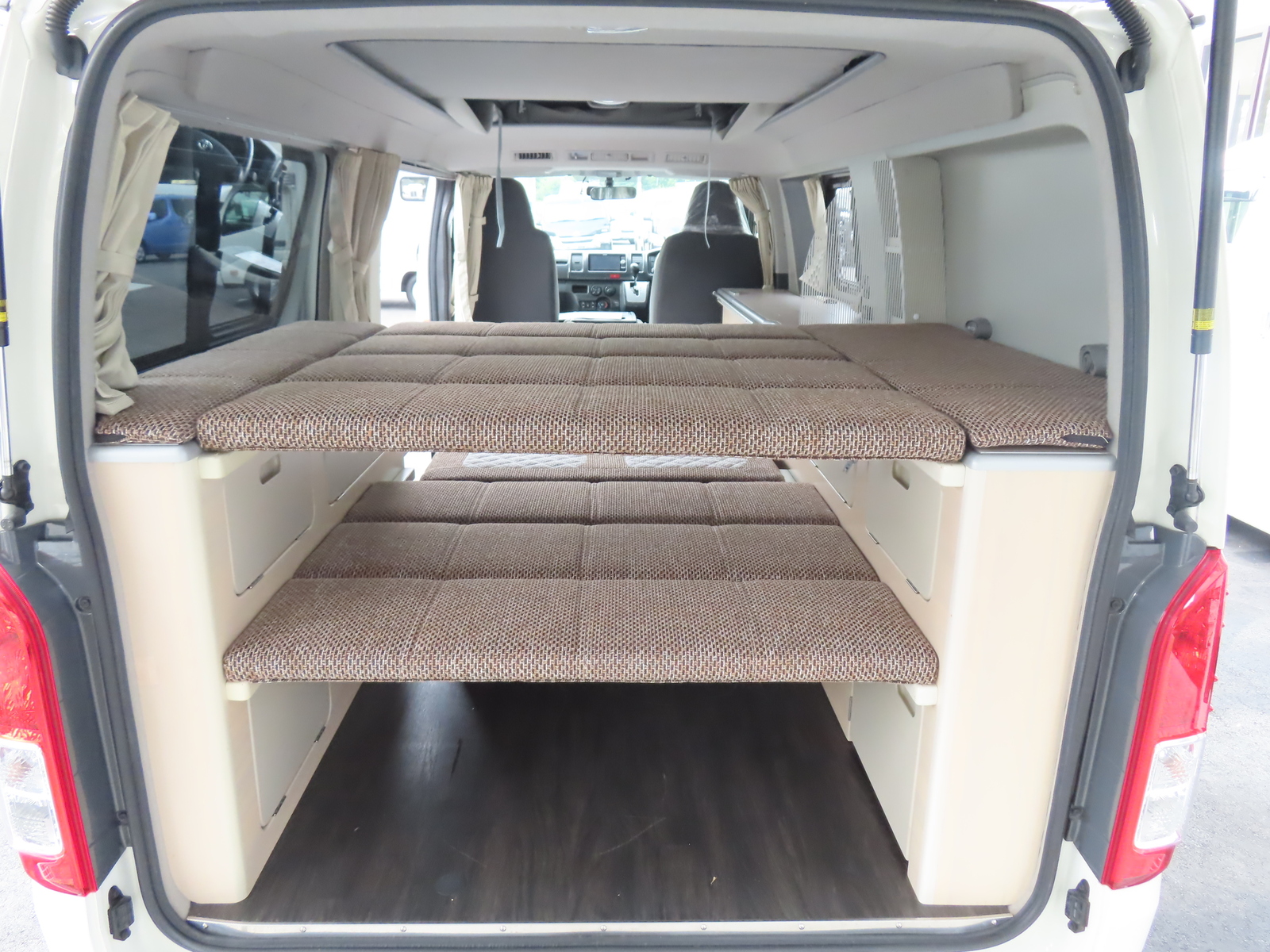 キャンピングカーバンコン