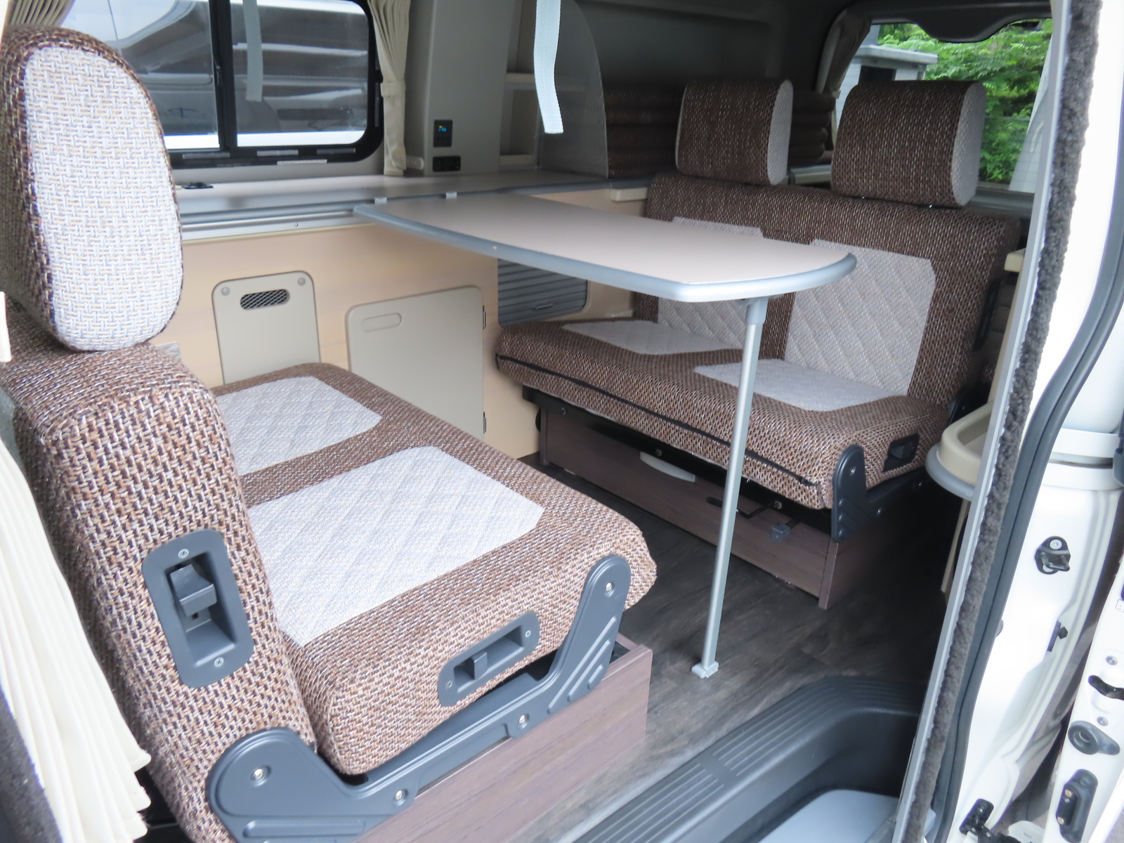 キャンピングカーバンコン