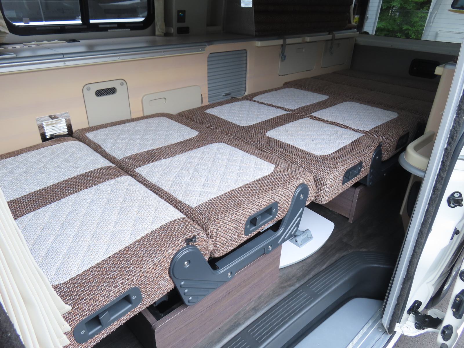 キャンピングカーバンコン