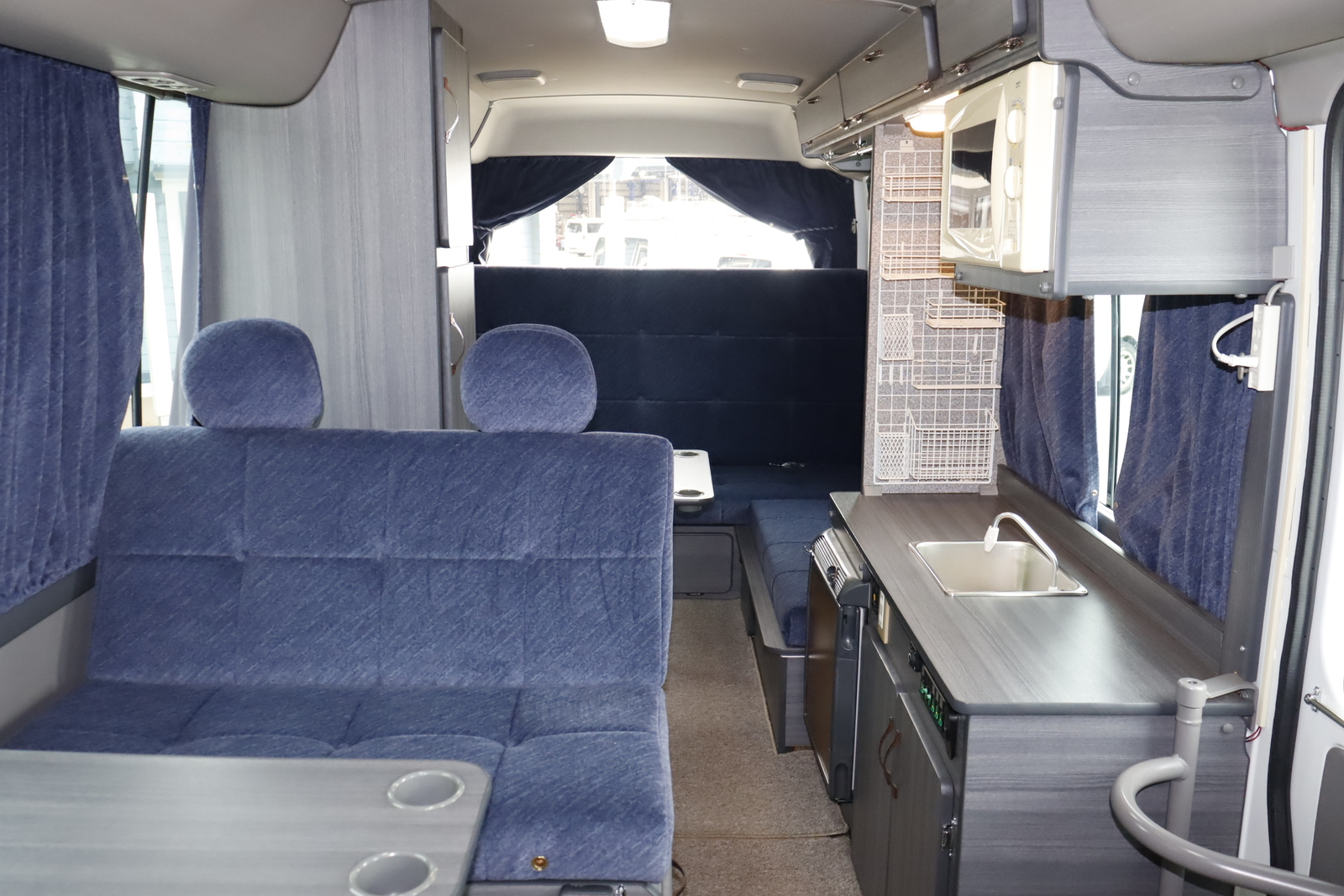 キャンピングカーバスコン