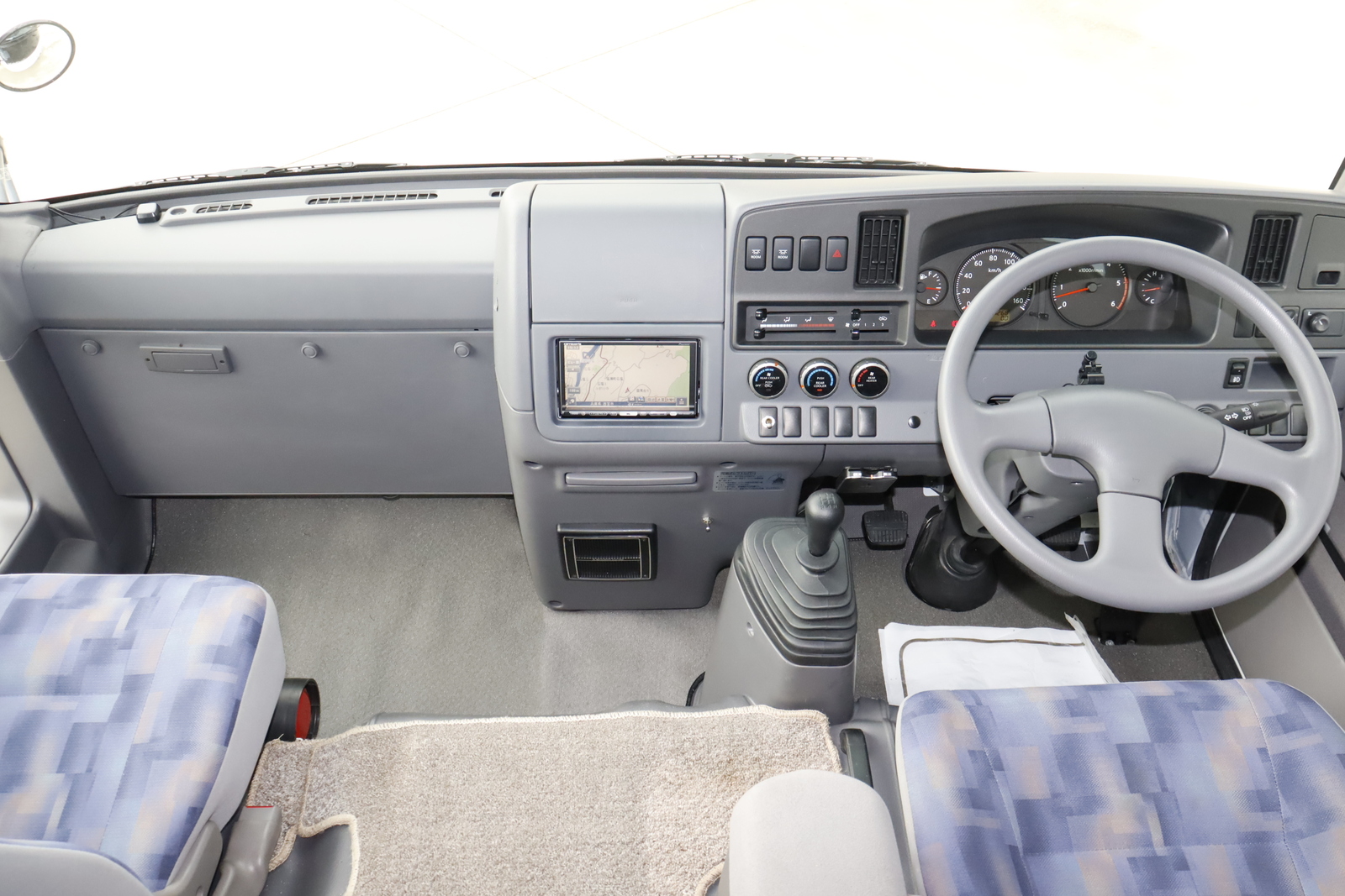 キャンピングカーバスコン