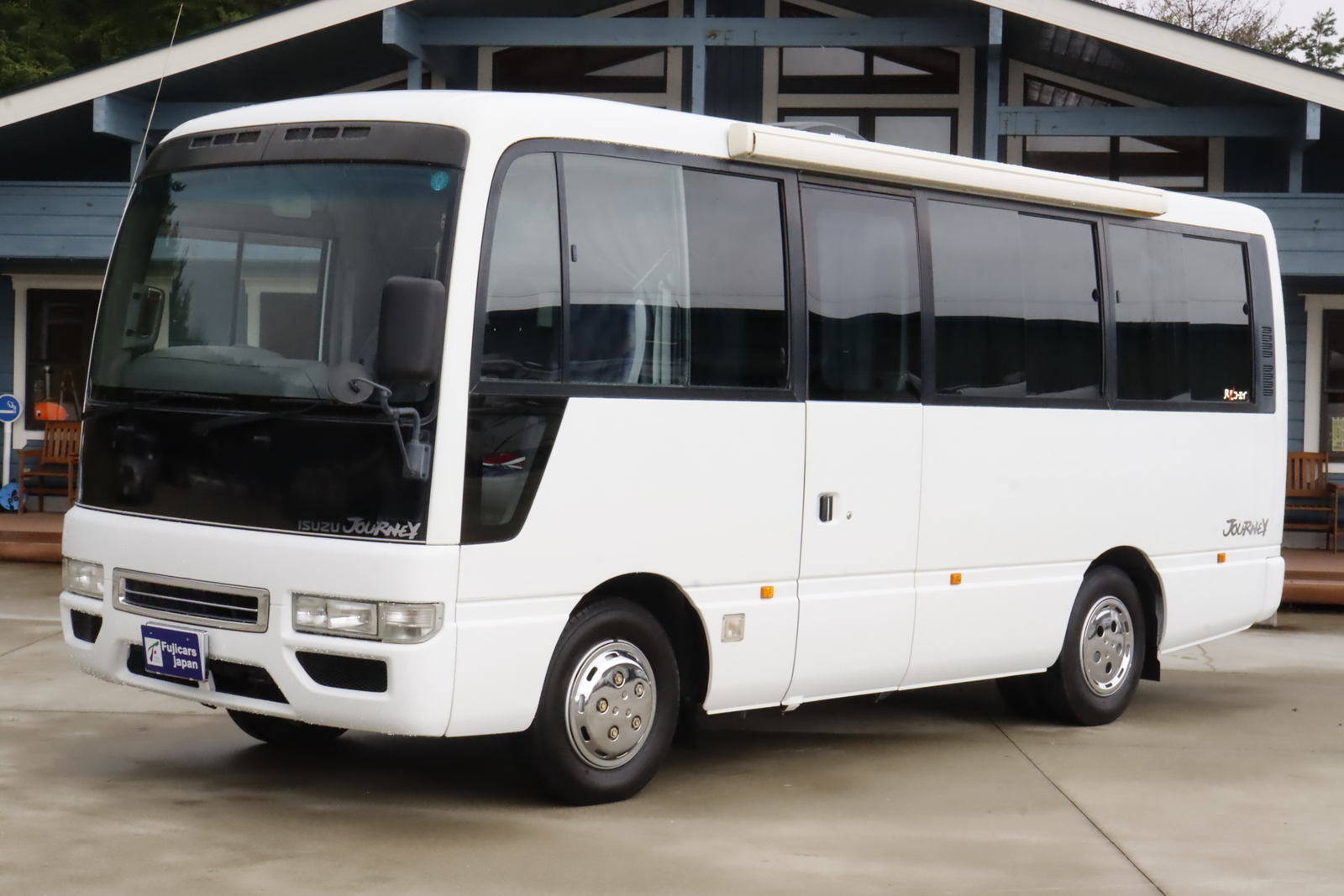 キャンピングカーバスコン