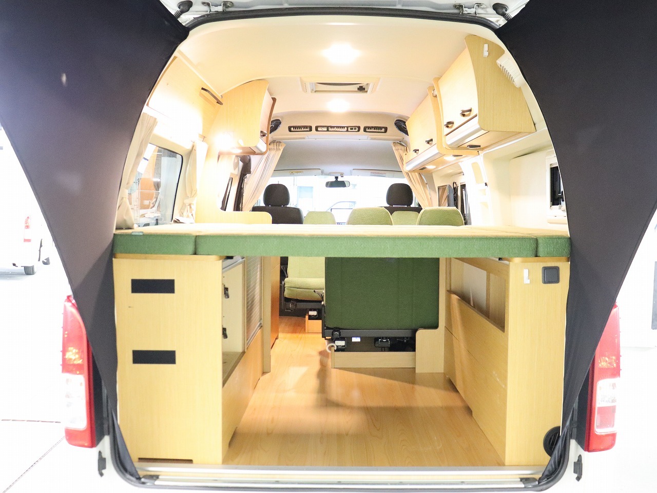 キャンピングカーバンコン