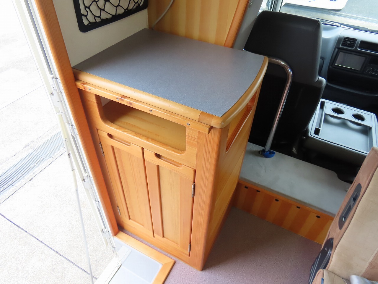 キャンピングカーキャブコン