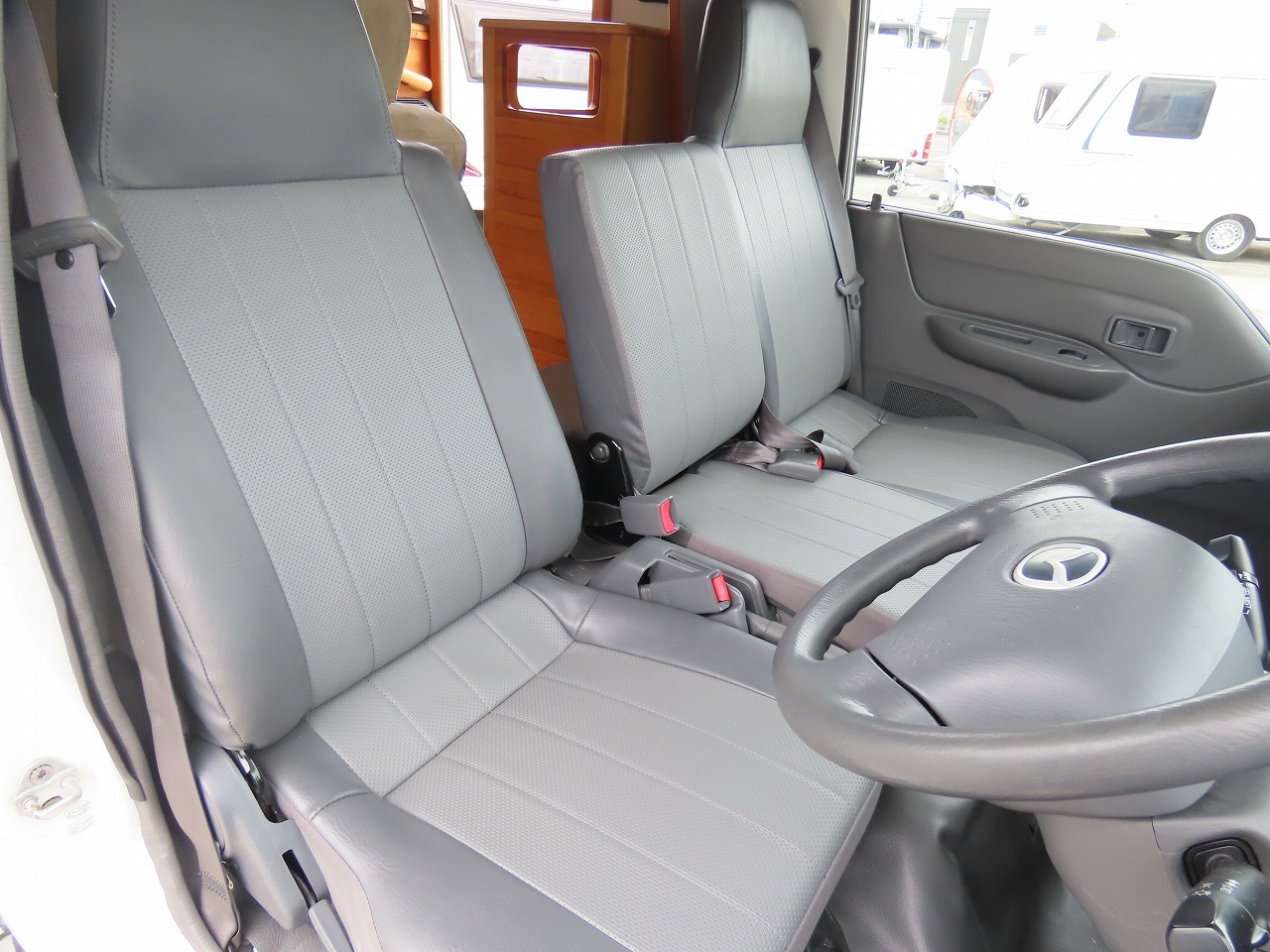 キャンピングカーキャブコン