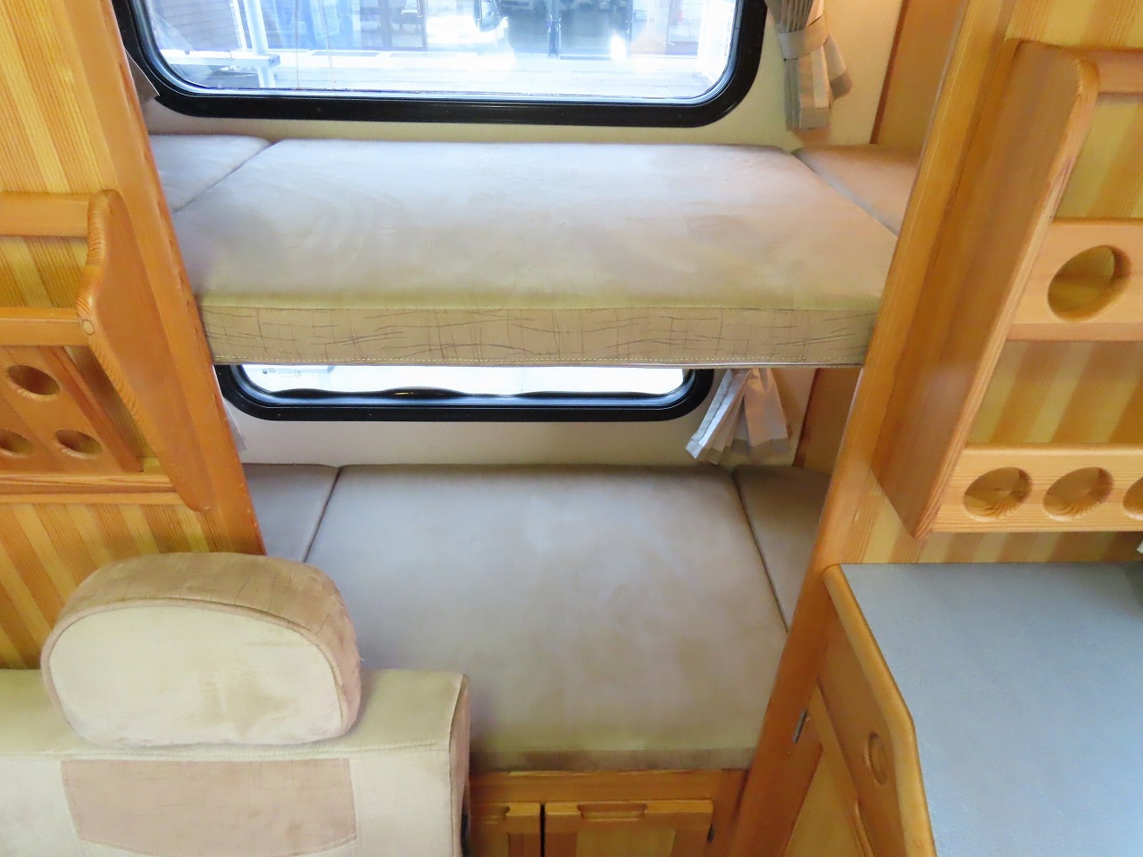 キャンピングカーキャブコン