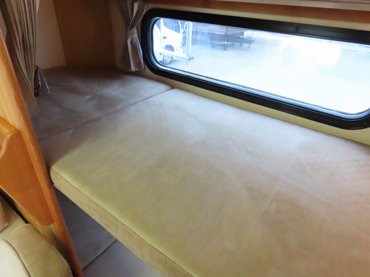 キャンピングカーキャブコン