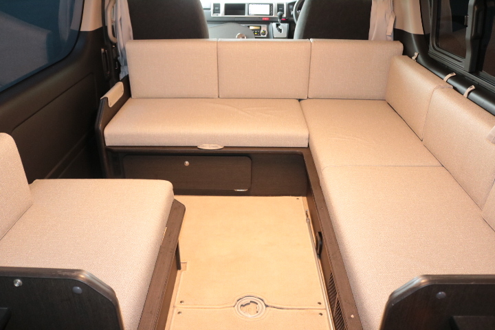 キャンピングカーバンコン