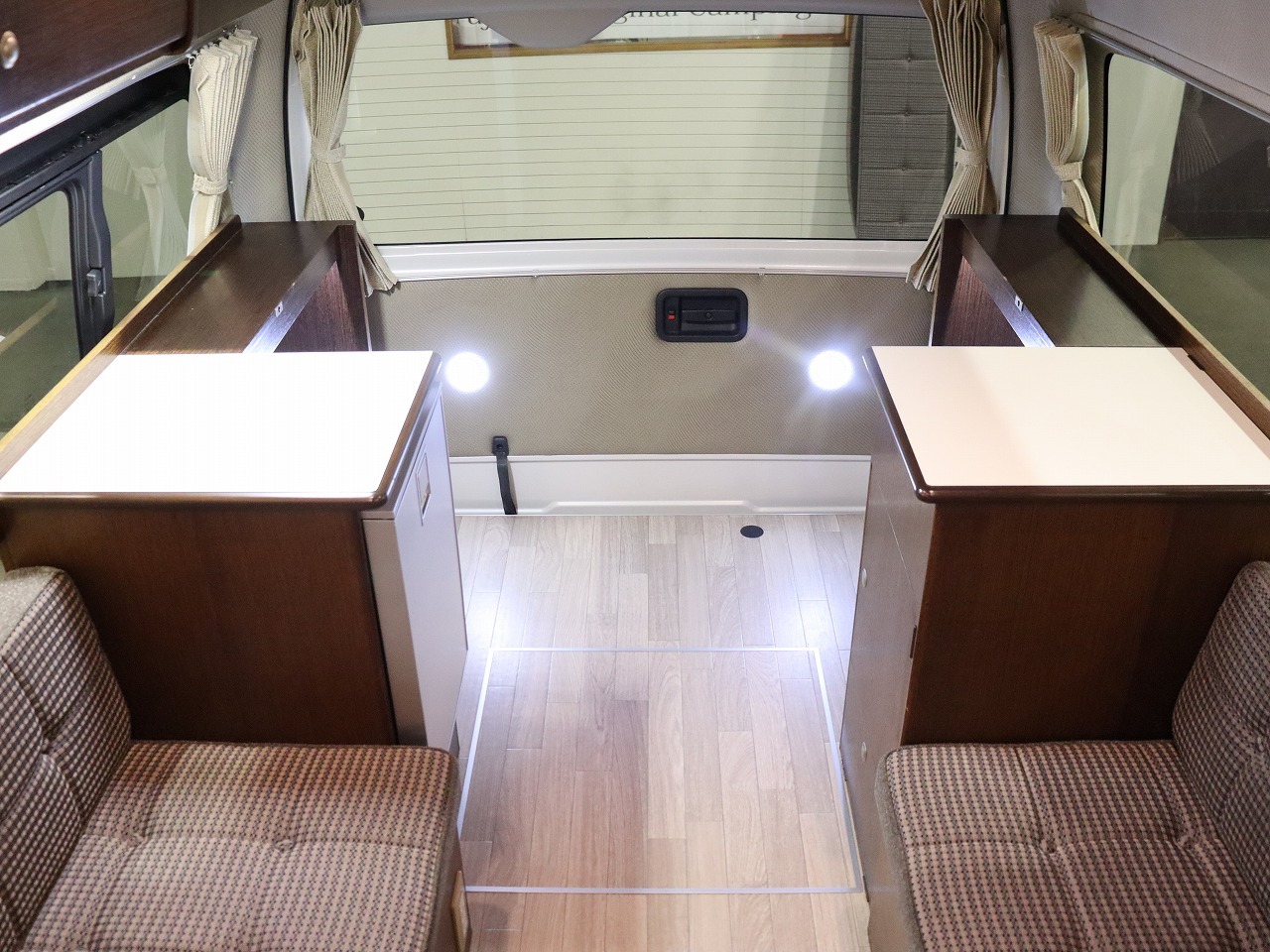 キャンピングカーバンコン