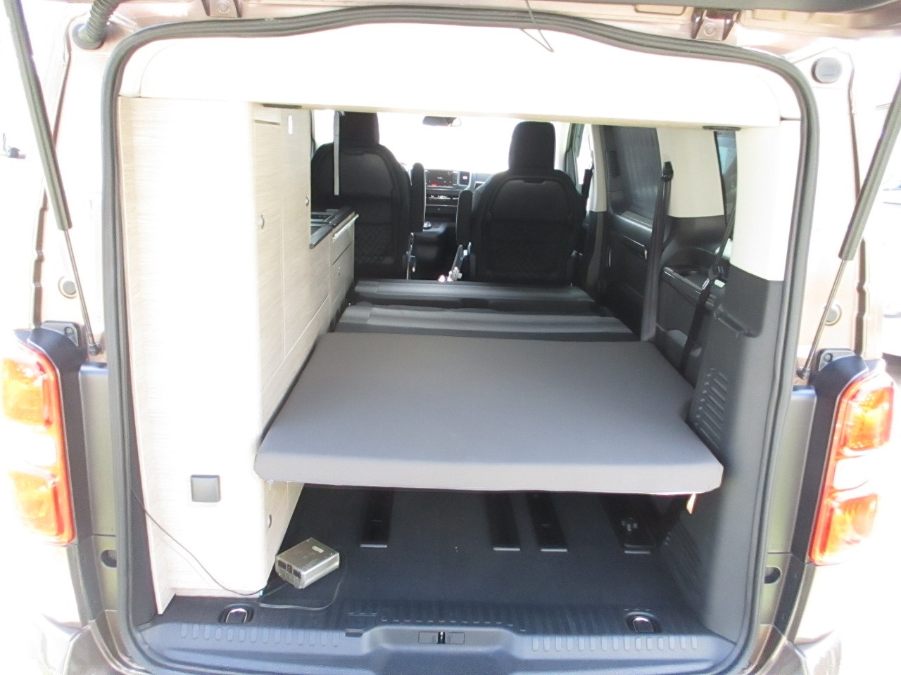 キャンピングカーバンコン