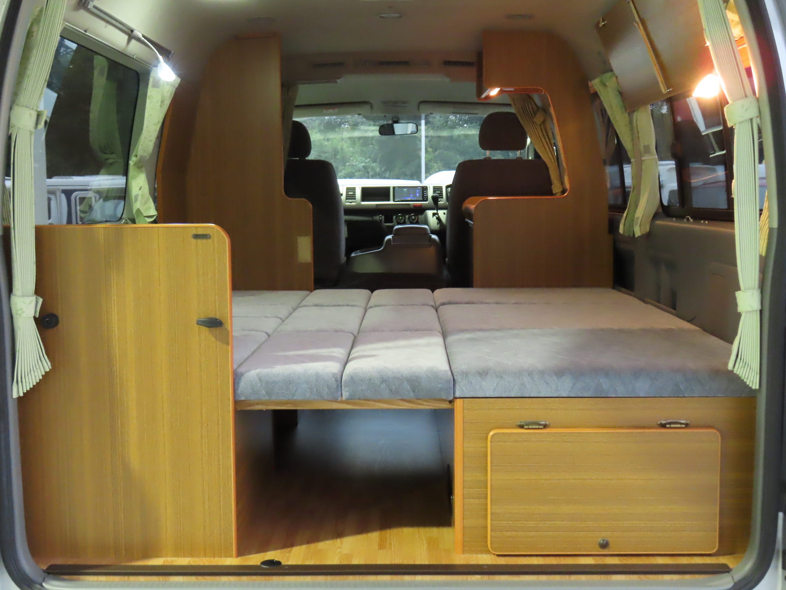 キャンピングカーバンコン