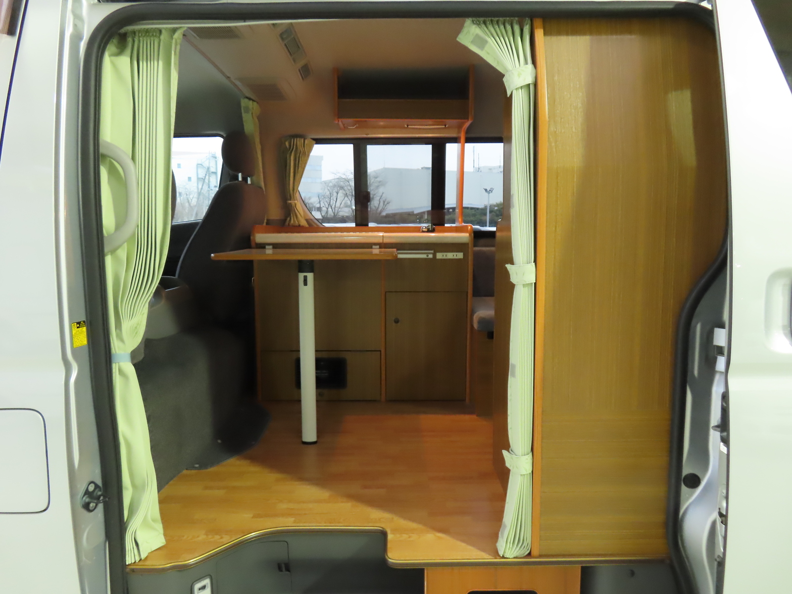 キャンピングカーバンコン