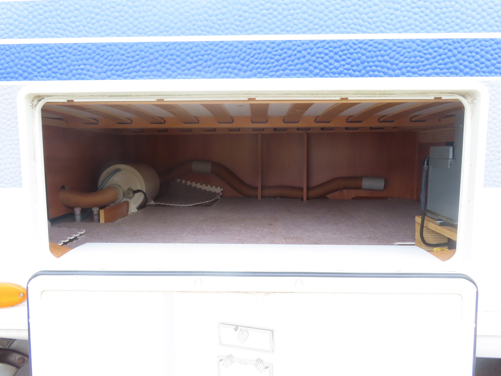 キャンピングカートレーラー