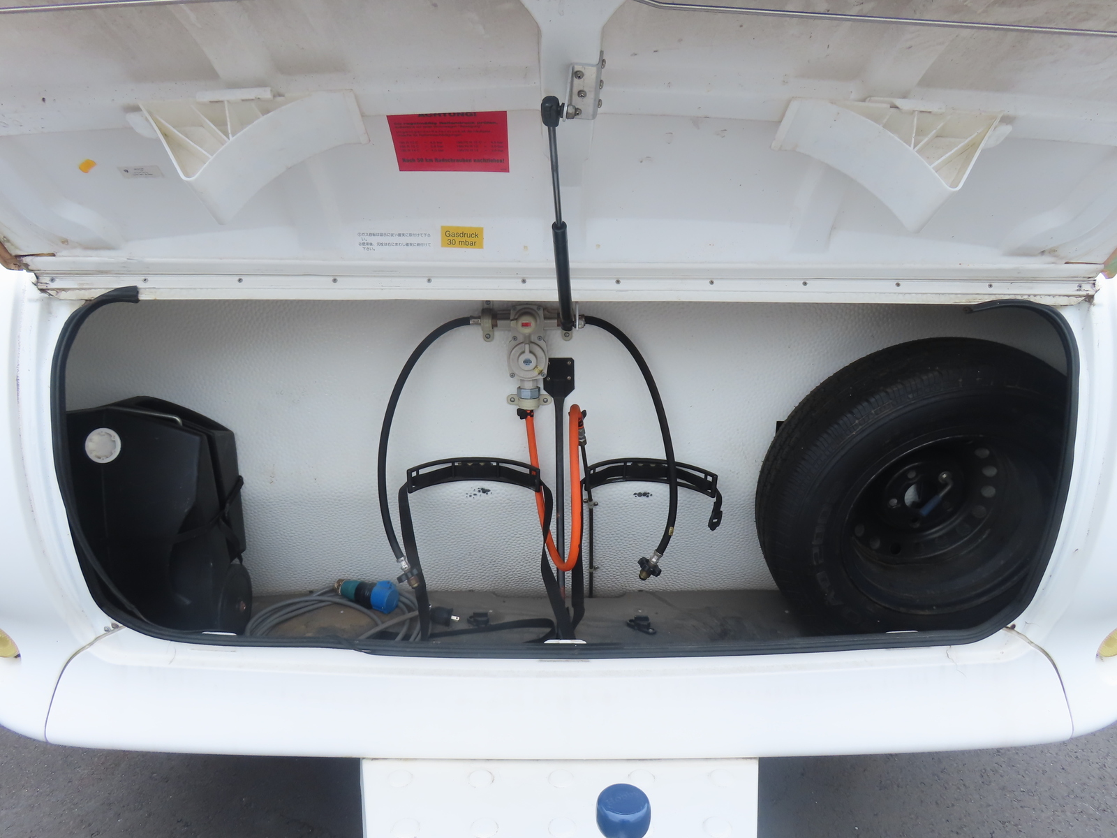 キャンピングカートレーラー