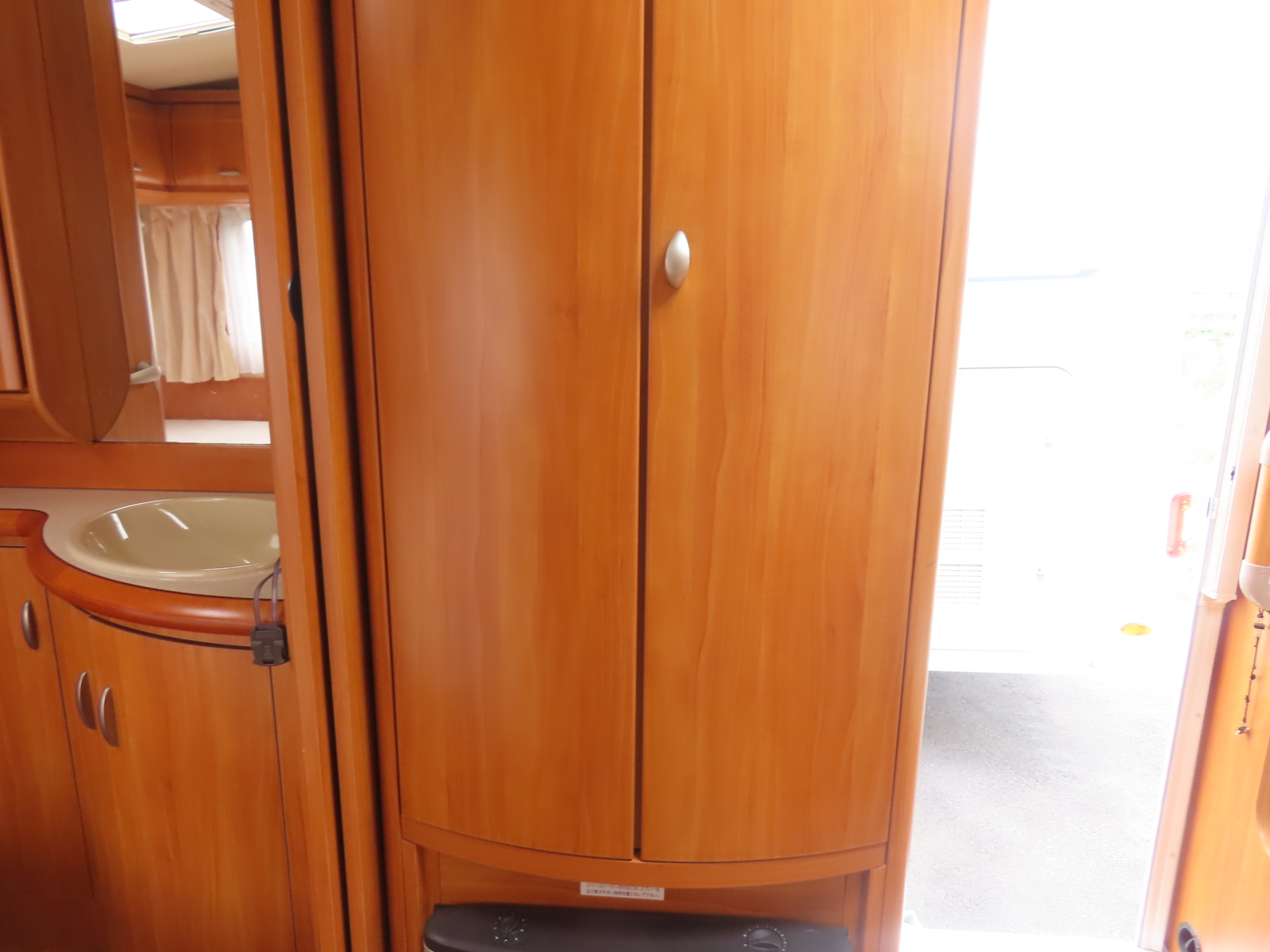 キャンピングカートレーラー