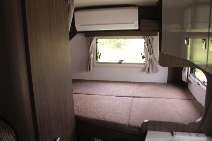 キャンピングカーキャブコン