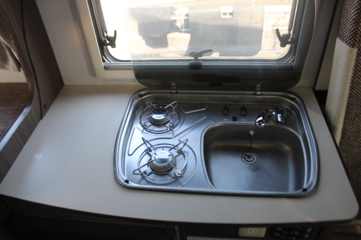 キャンピングカーキャブコン