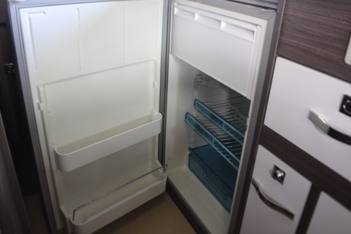 キャンピングカーキャブコン