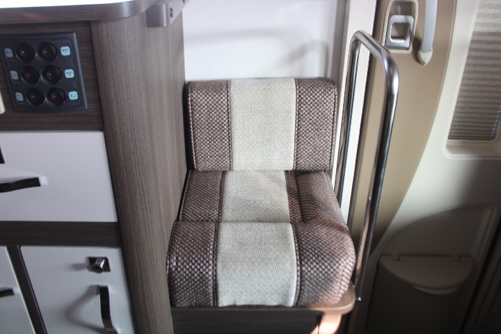 キャンピングカーキャブコン