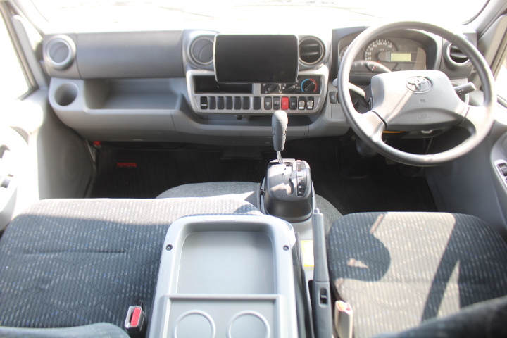 キャンピングカーキャブコン