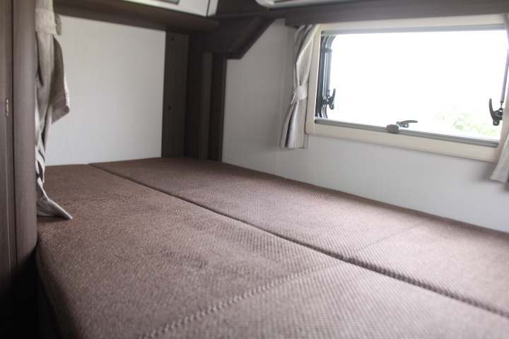 キャンピングカーキャブコン