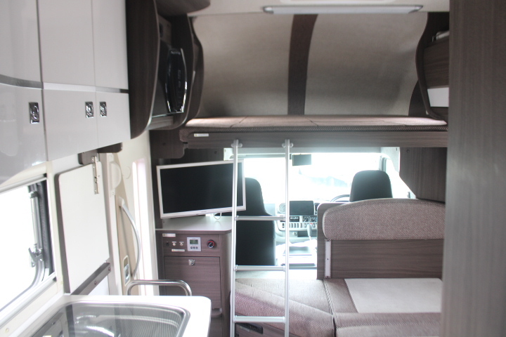 キャンピングカーキャブコン