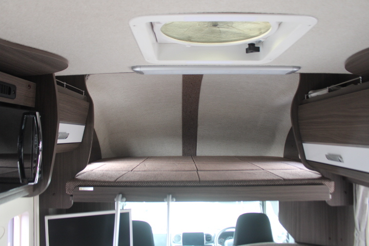 キャンピングカーキャブコン