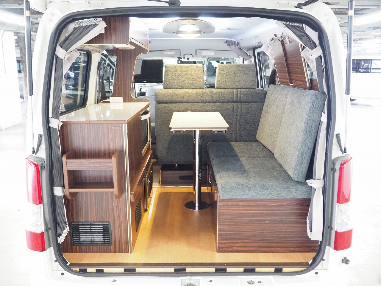 キャンピングカーバンコン