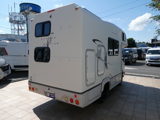 キャンピングカーキャブコン