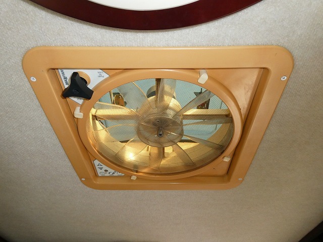 キャンピングカーキャブコン