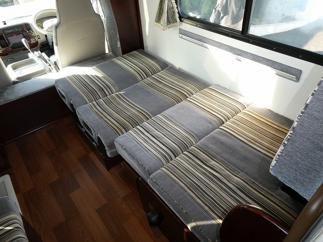 キャンピングカーキャブコン