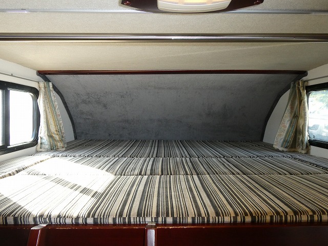 キャンピングカーキャブコン