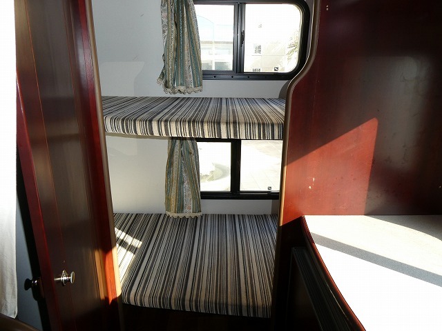 キャンピングカーキャブコン