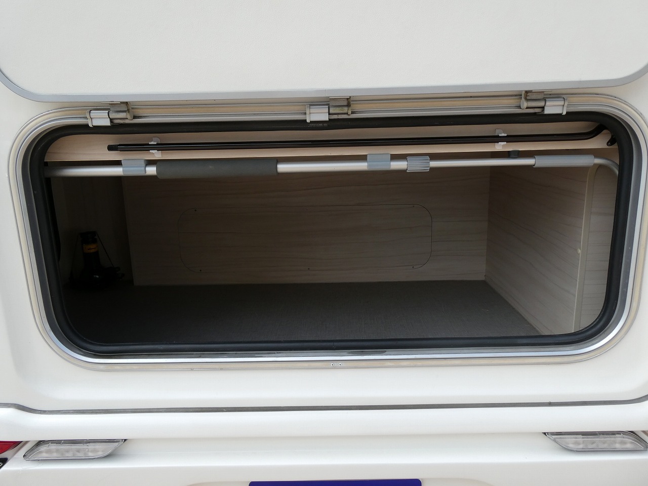 キャンピングカーキャブコン