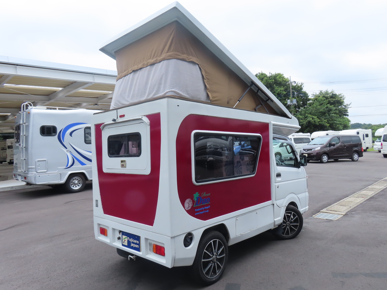 キャンピングカー軽キャンパー