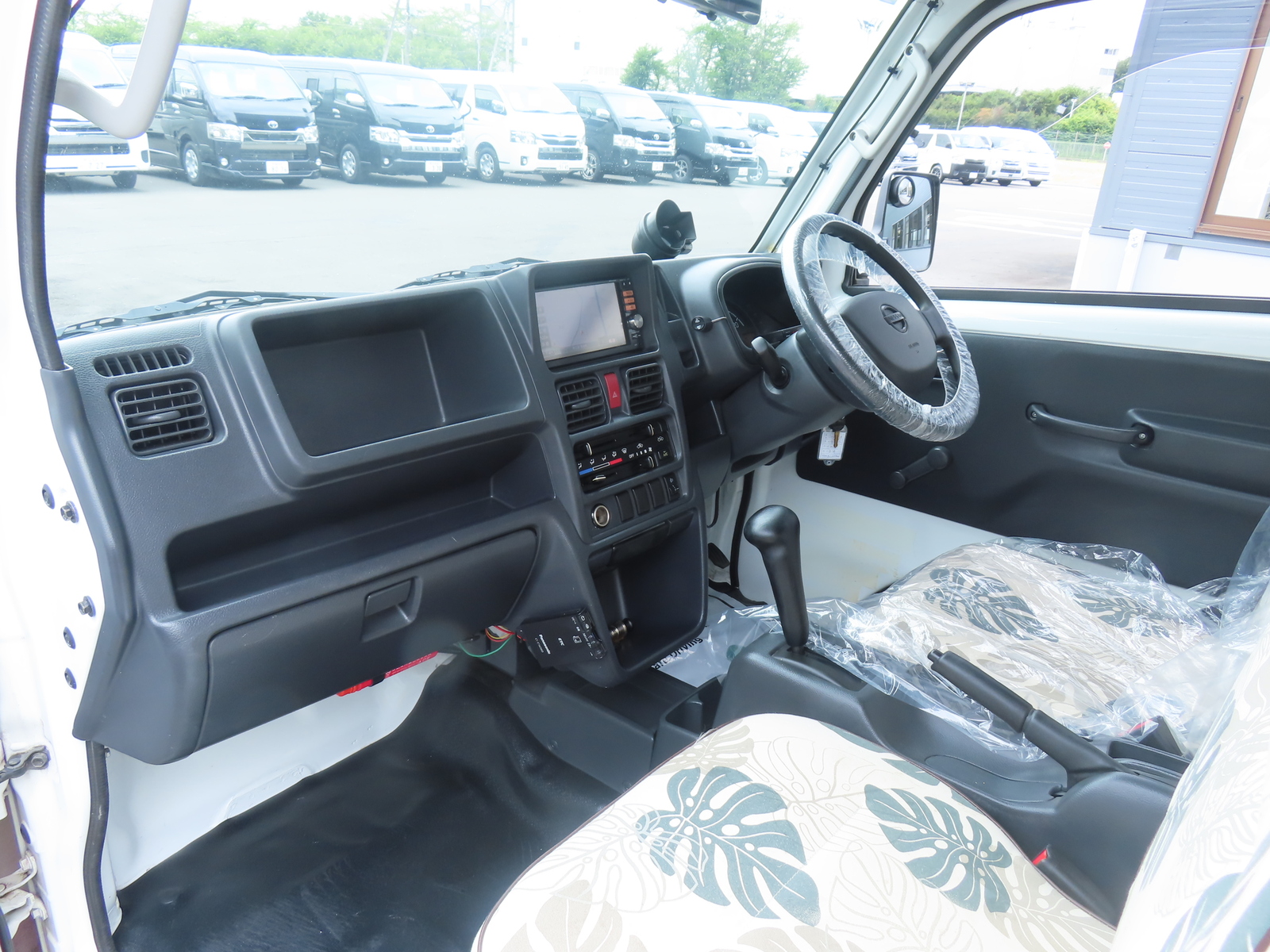 キャンピングカー軽キャンパー