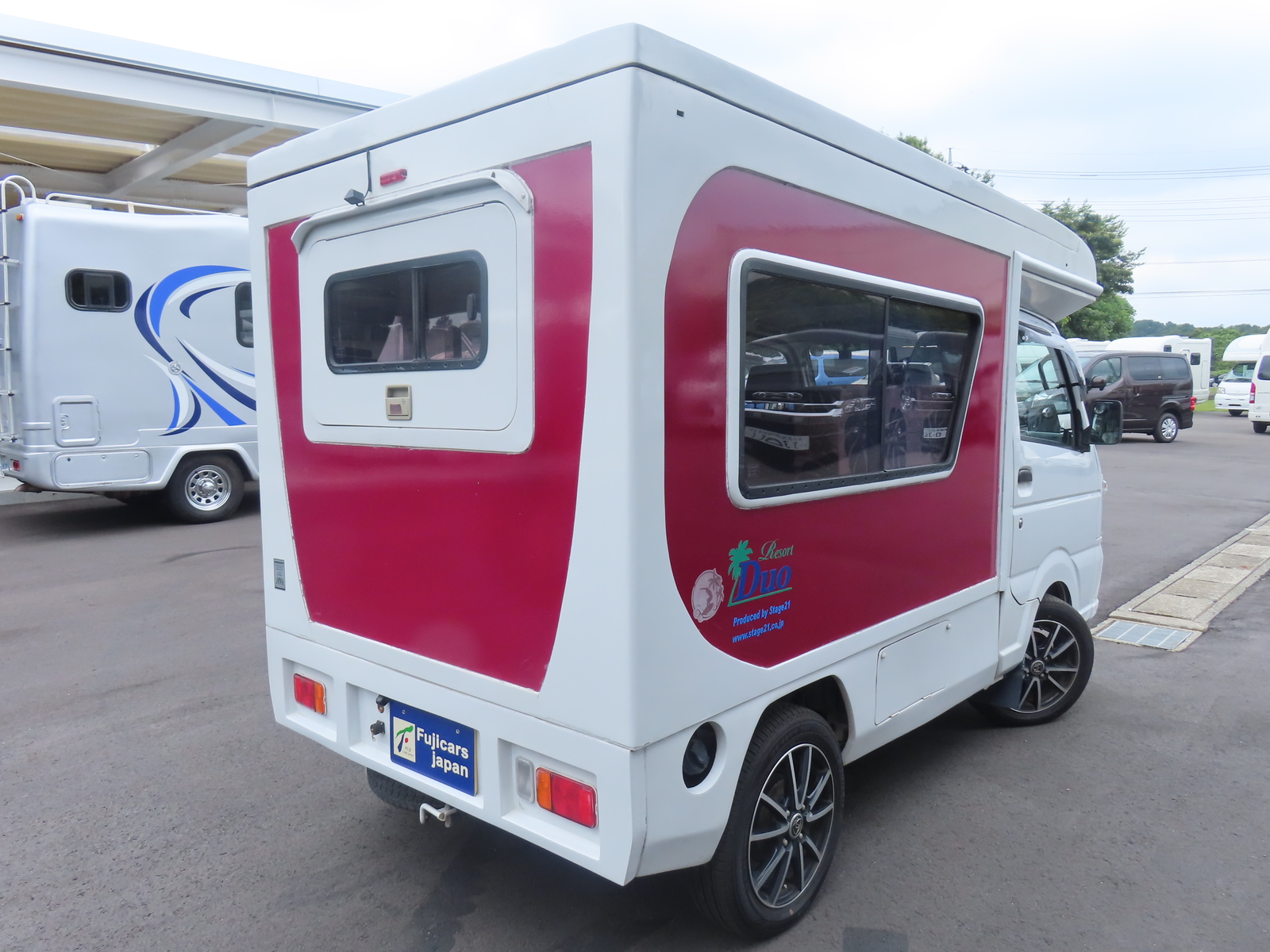 キャンピングカー軽キャンパー