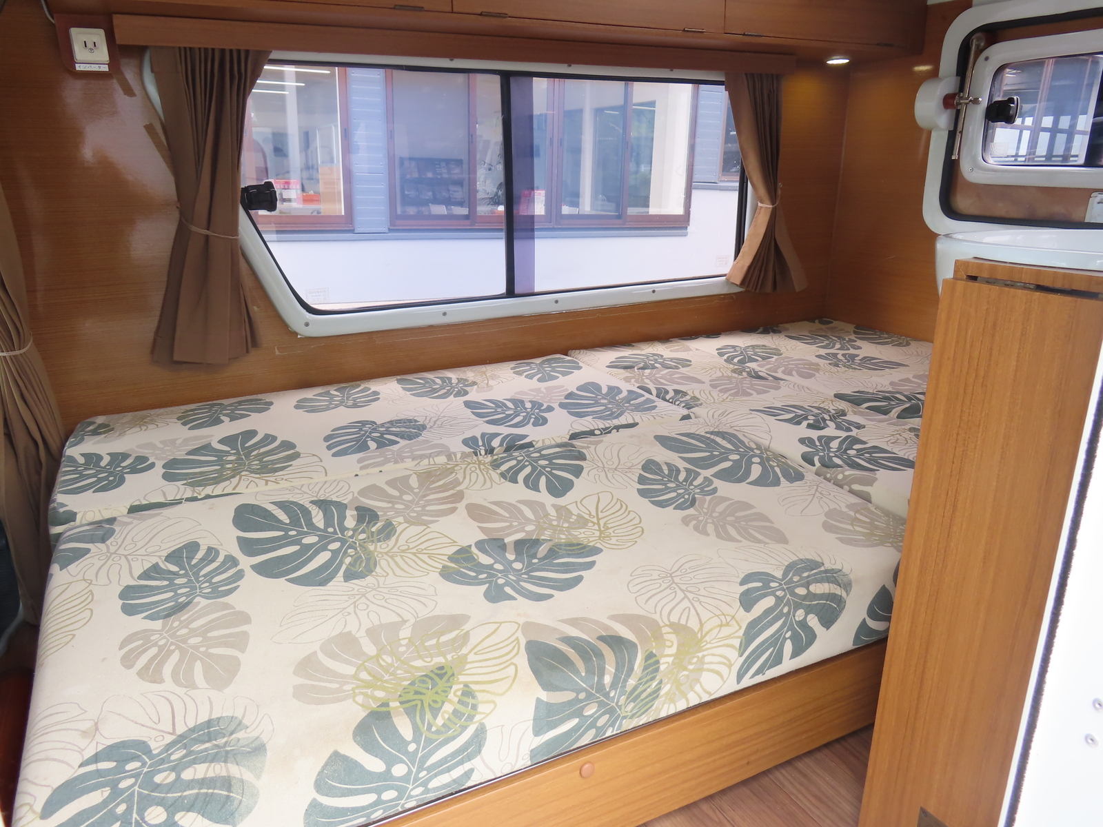 キャンピングカー軽キャンパー