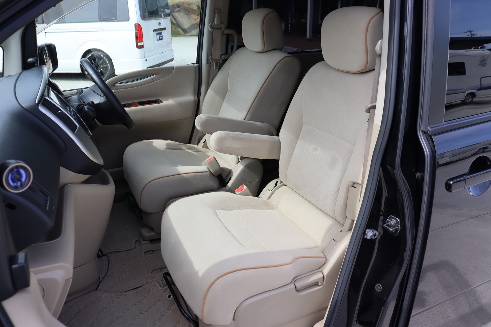 キャンピングカーバンコン