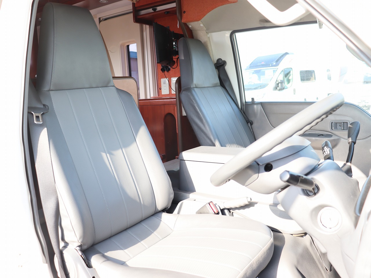 キャンピングカーキャブコン