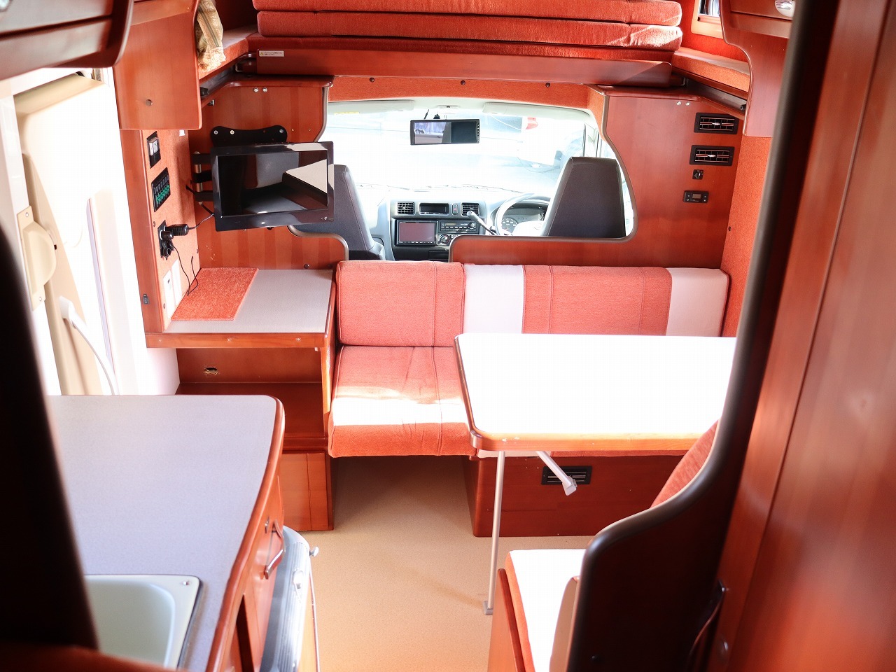 キャンピングカーキャブコン