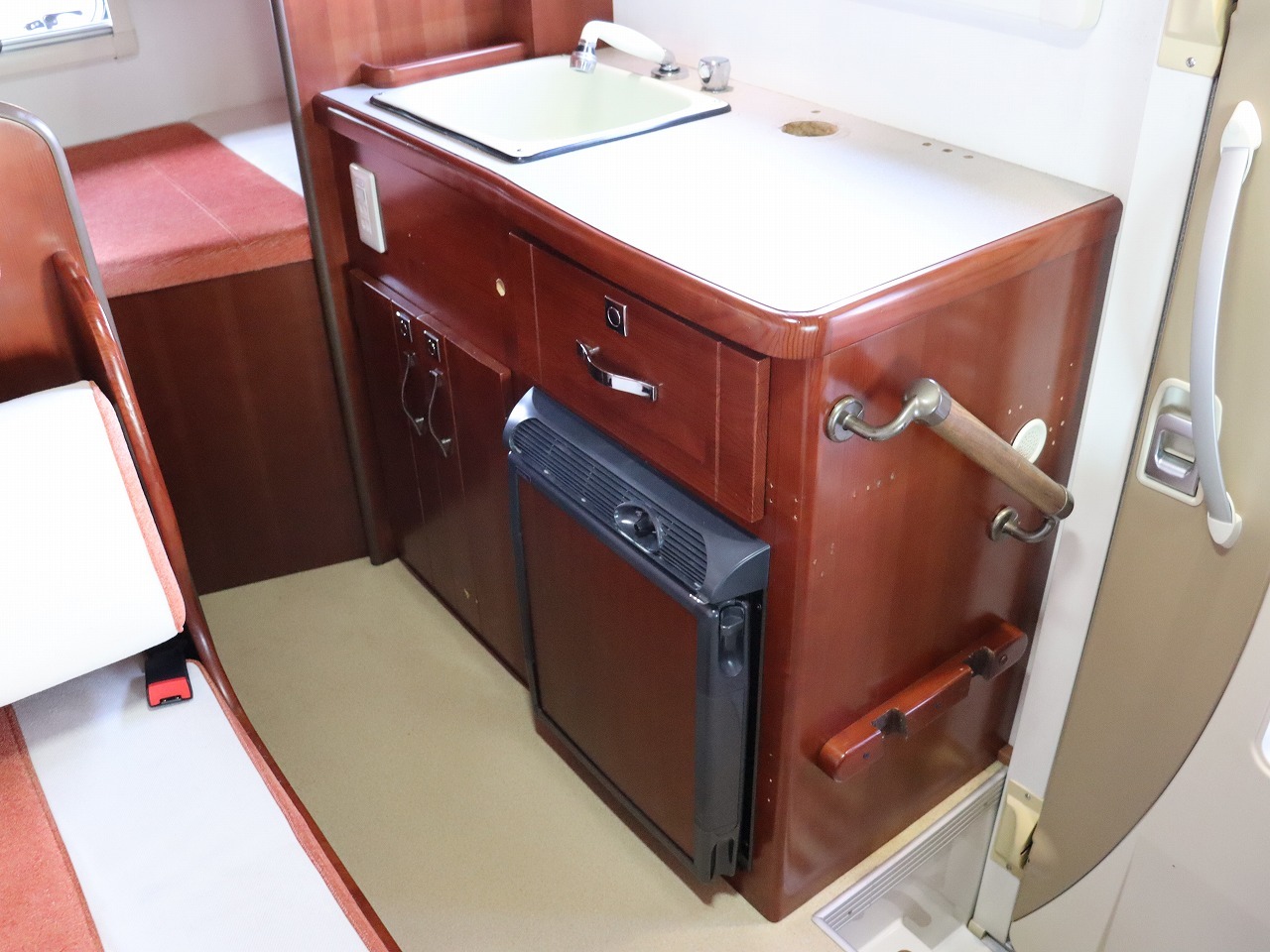 キャンピングカーキャブコン