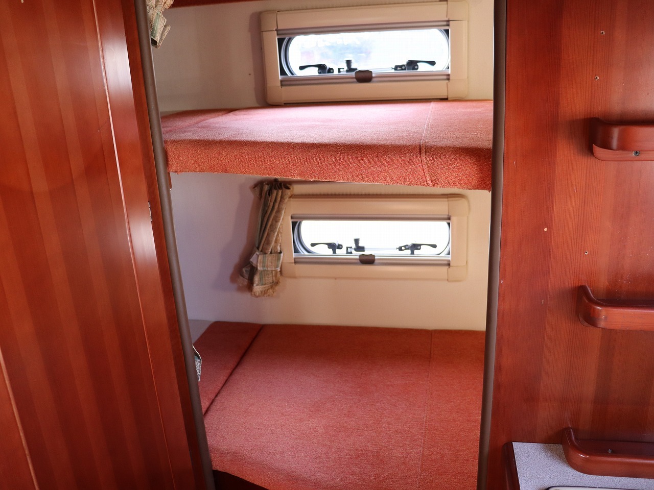 キャンピングカーキャブコン