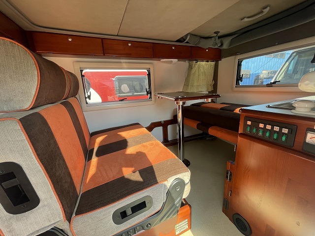 キャンピングカー軽キャンパー