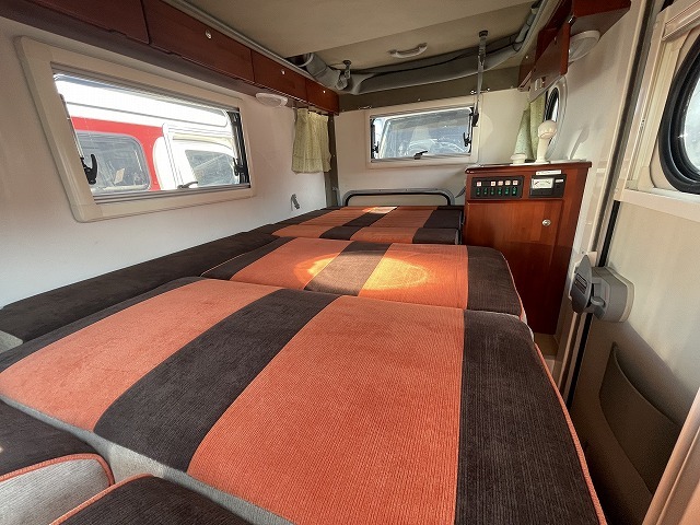 キャンピングカー軽キャンパー