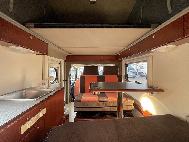 キャンピングカー軽キャンパー