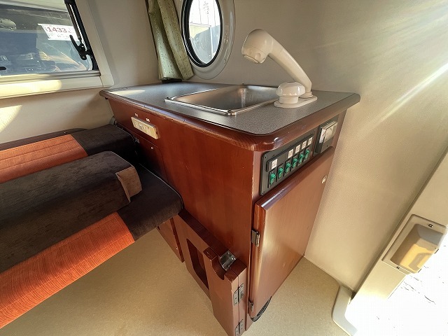 キャンピングカー軽キャンパー