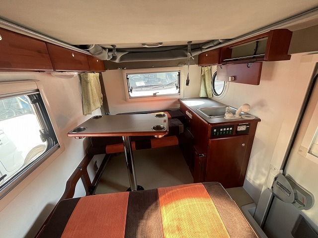 キャンピングカー軽キャンパー