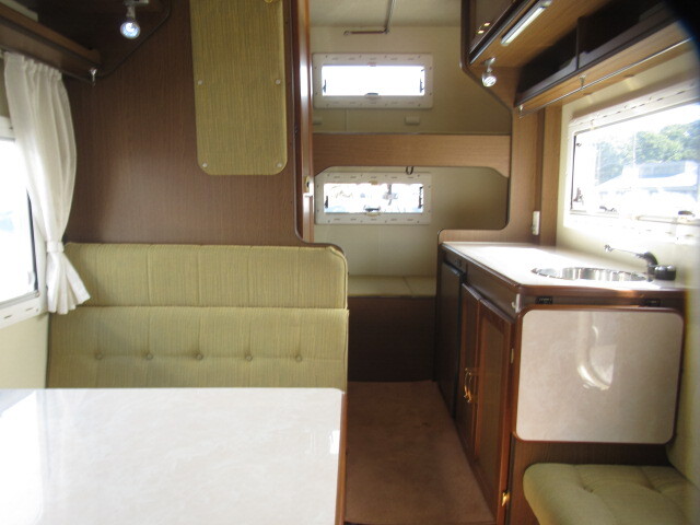 キャンピングカーキャブコン